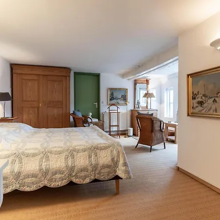 Charmante Am Hafen *